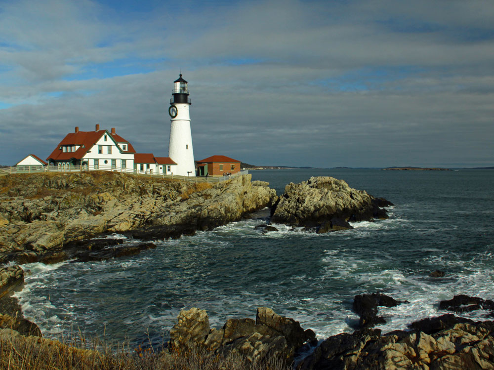 Photo of lighthouse in Maine